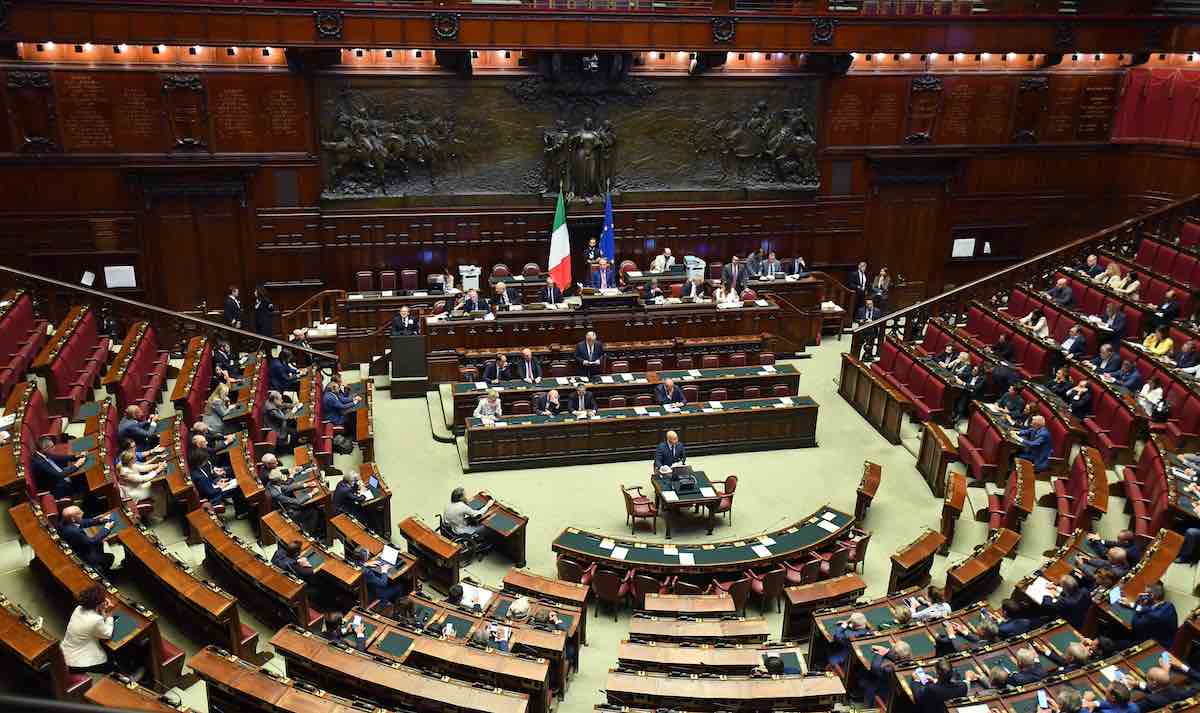 flotilla protesta camera occupazione banchi crosetto