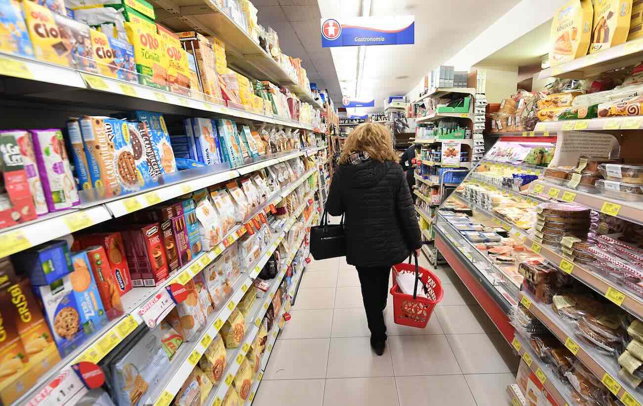 Spesa al supermercato buoni pasto